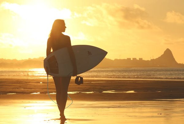 Apprendre le surf à la Côte des Basques Biarritz