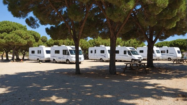 Découvrez 130 campings pas chers en bord de mer méditerranéen